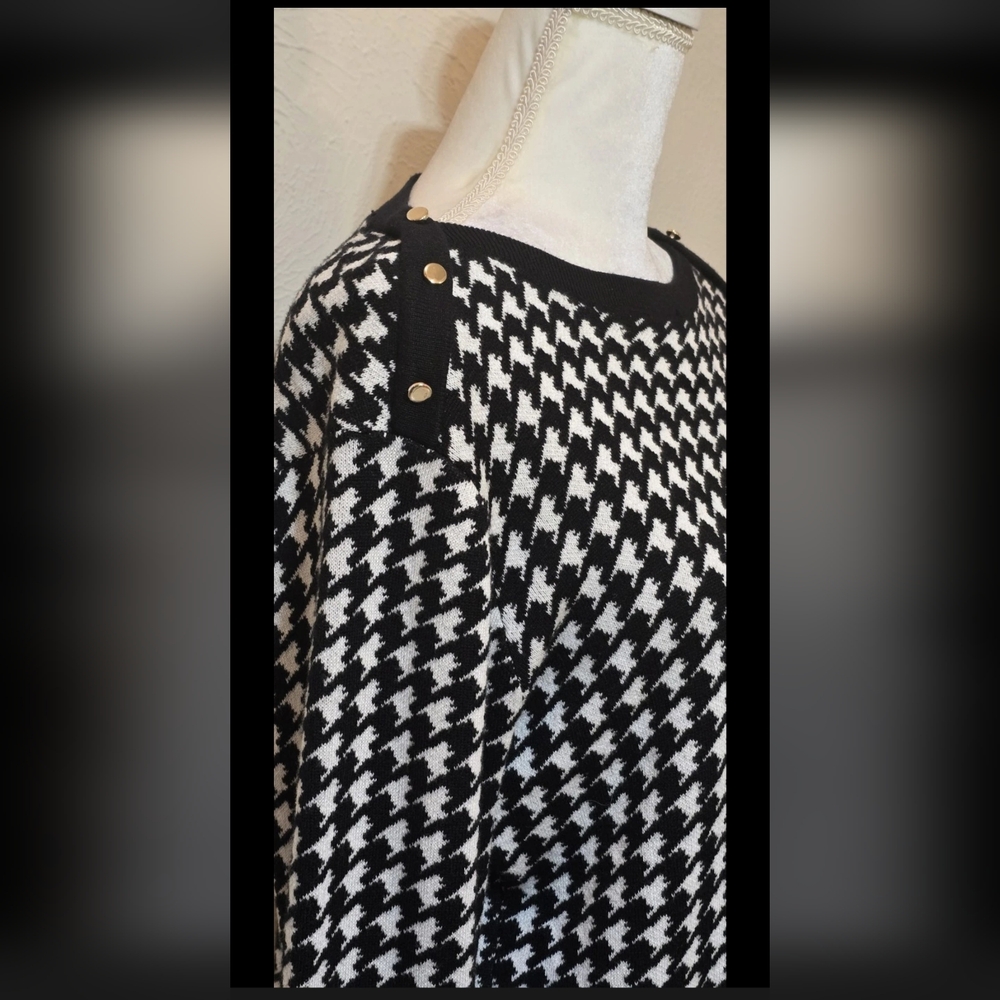 Vintage Carolyn Taylor Houndstooth Sweater Gold Button Shoulder Black White M - Picture 7 of 15
